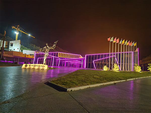 城市亮化是现代城市建设的重要组成部分,它不仅可以美化城市的夜景,还能提升城市的整体形象。随着科技的不断进步,城市亮化也得到了更多的关注和创新。本文将介绍一些关于城市亮化的创意和技术,帮助读者了解城市亮化的重要性以及如何进行昌吉城市亮化的规划和实施。 城市亮化是现代城市建设的重要组成部分,它不仅可以美化城市的夜景,还能提升城市的整体形象。随着科技的不断进步,城市亮化也得到了更多的关注和创新。本文将介绍一些关于城市亮化的创意和技术,帮助读者了解昌吉城市亮化的重要性以及如何进行昌吉城市亮化的规划和实施。